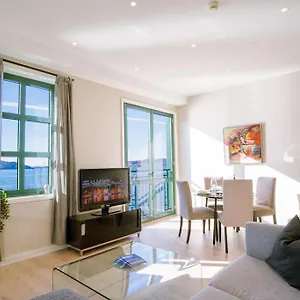  Appartement Seafront Apt. With Elevator And French Balcony